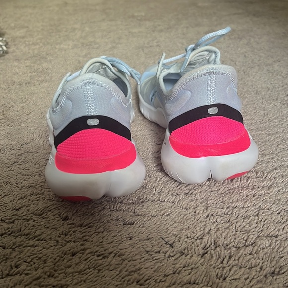 Women’s Nike Free running shoes - Picture 5 of 5